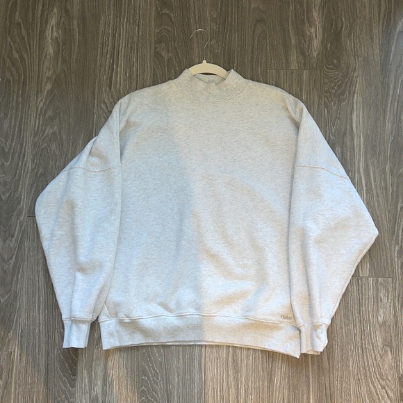 Aritzia Tops - Aritzia mock neck hoodie